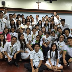 Carlo Narciso and his class at UST taking one last photo for the last day of lectures PHOTO/CARLO NARCISO